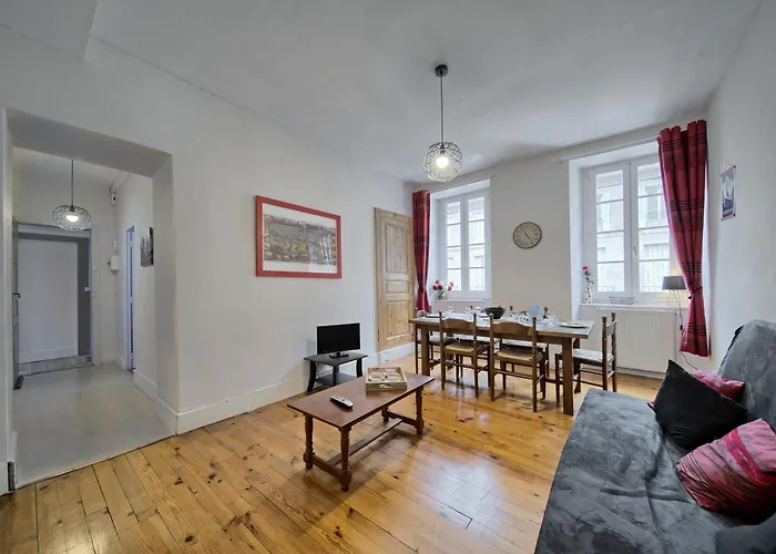 A Luchon Апартаменты Bagneres-de-Luchon